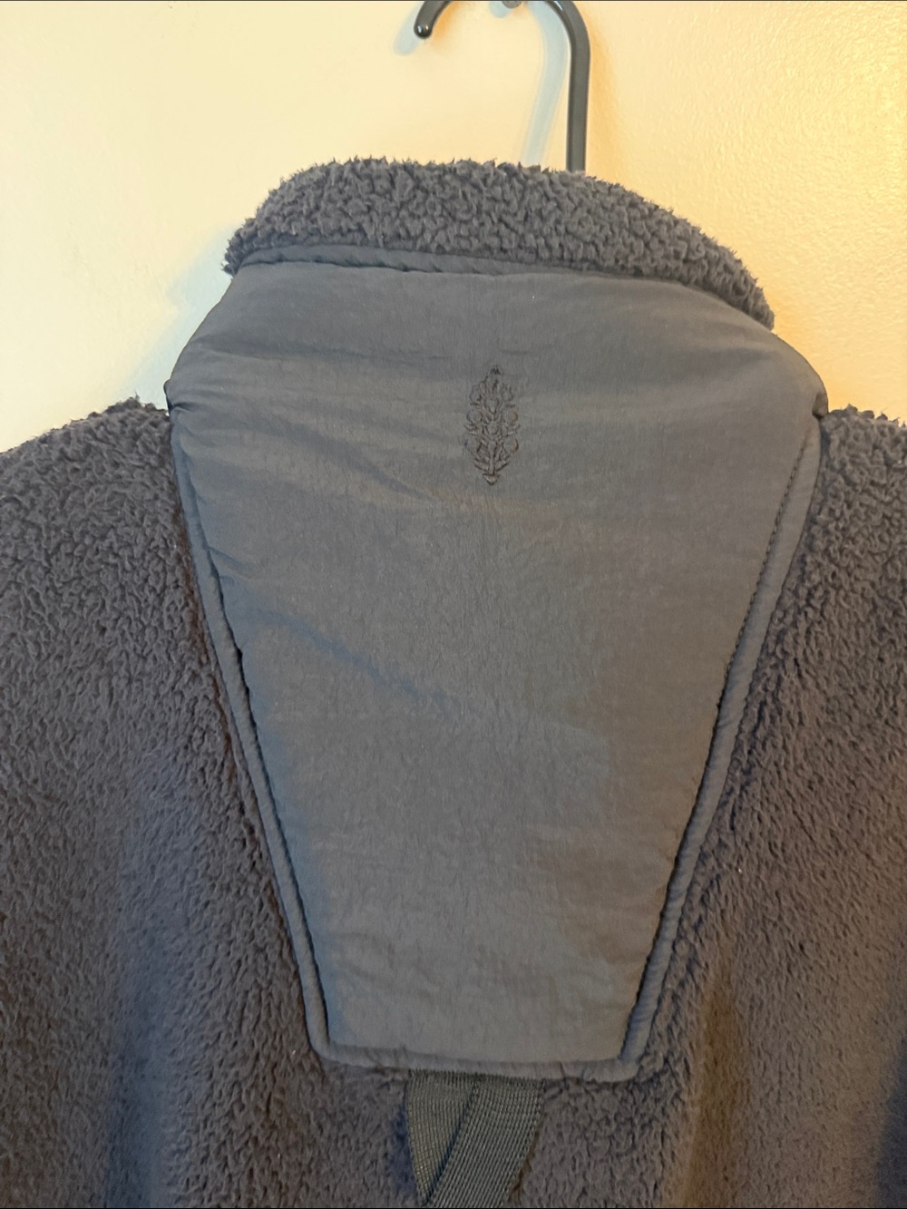 Free People FP Movement Scout It Out Fleece Vest Black Size Medium - Picture 8 of 8